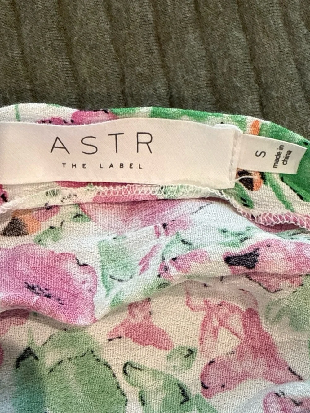 Astr Pink Green Floral Puff-Sleeve Crop Top